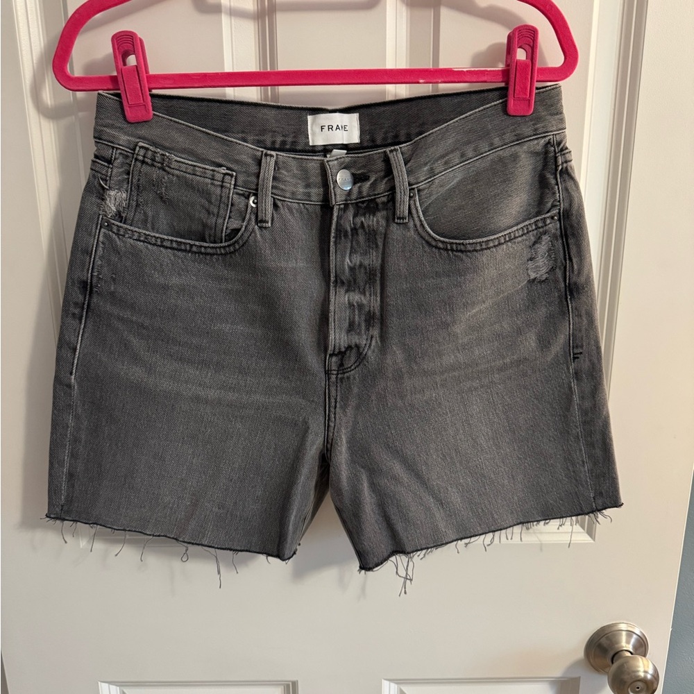 FRAME Le Tour in Acera wash - Denim Cutoff Shorts
